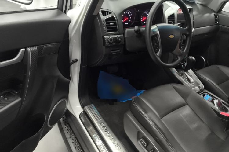 Used Chevrolet Captiva 2015 2.4L Two-Wheel Drive Urban Version 7 Seats Driver Seat