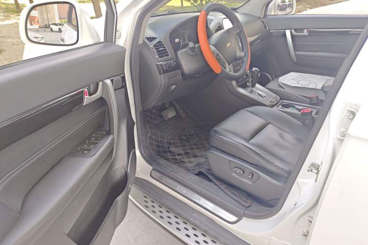 Used Chevrolet Captiva 2015 2.4L 4x4 Flagship Edition 7-Seater Driver Seat