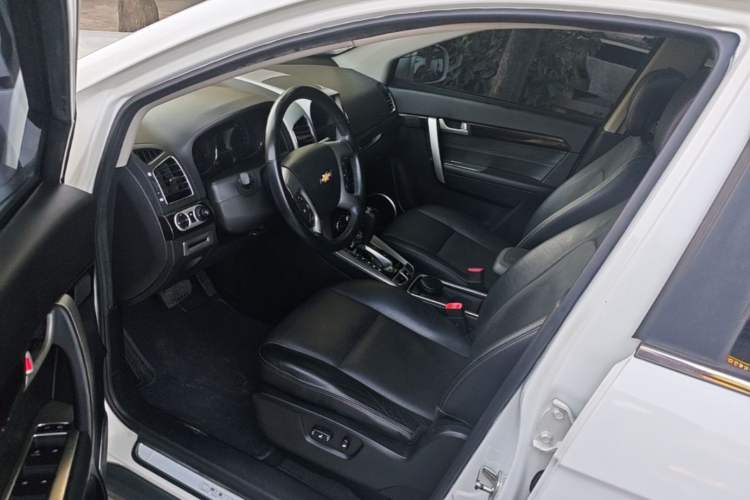 Used Chevrolet Captiva 2015 2.4L 4x4 Flagship Edition 7-Seater Driver Seat