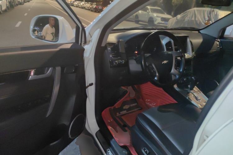 Used Chevrolet Captiva 2015 2.4L 4x4 Flagship Edition 7-Seater Driver Seat