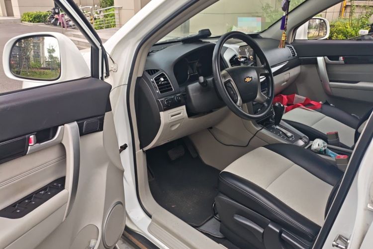 Used Chevrolet Captiva 2015 2.4L Two-Wheel Drive Urban Version 5 Seats Driver Seat