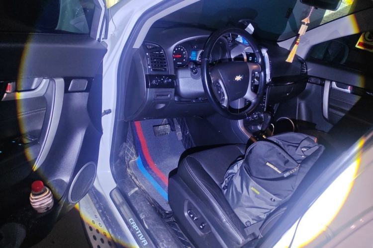 Used Chevrolet Captiva 2015 2.4L 4x4 Flagship Edition 7-Seater Driver Seat
