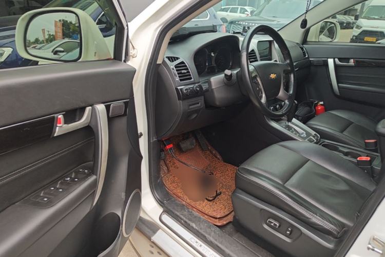 Used Chevrolet Captiva 2015 2.4L 4x4 Flagship Edition 7-Seater Driver Seat