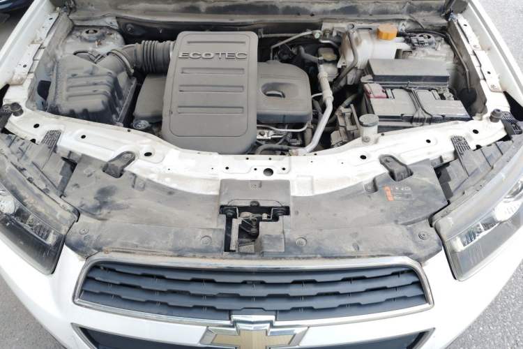 Used Chevrolet Captiva 2015 2.4L Two-Wheel Drive Urban Version 7 Seats Engine Bay