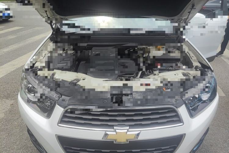 Used Chevrolet Captiva 2015 2.4L 4x4 Flagship Edition 7-Seater Engine Bay