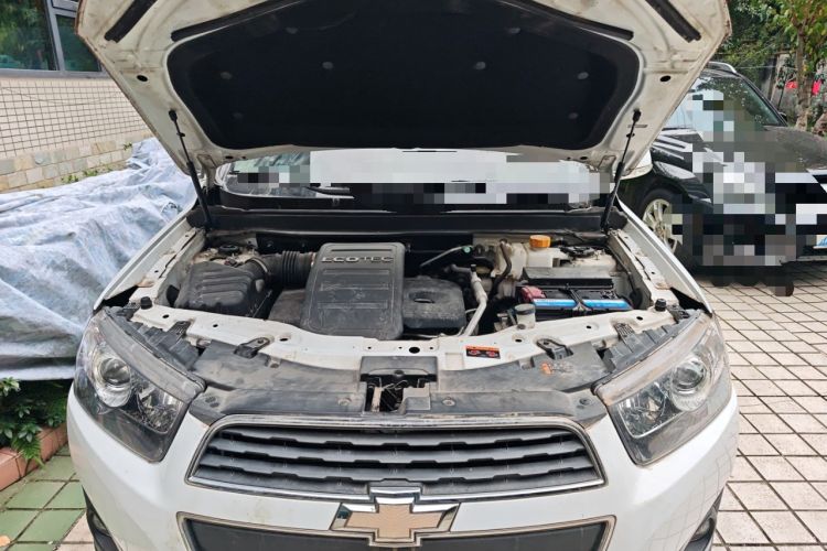 Used Chevrolet Captiva 2015 2.4L 4x4 Flagship Edition 7-Seater Engine Bay