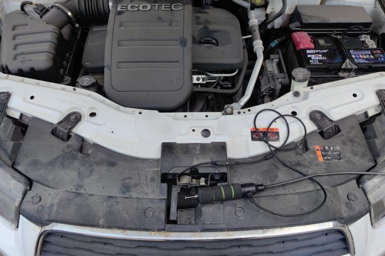 Used Chevrolet Captiva 2015 2.4L 4x4 Flagship Edition 7-Seater Engine Bay