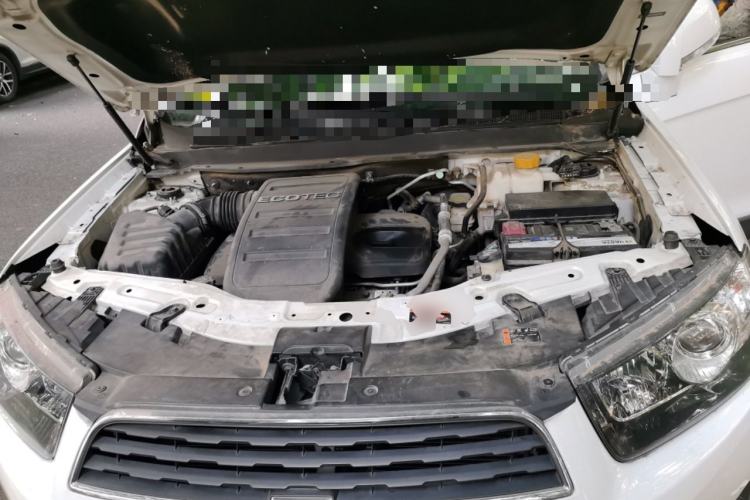 Used Chevrolet Captiva 2015 2.4L 4x4 Flagship Edition 7-Seater Engine Bay