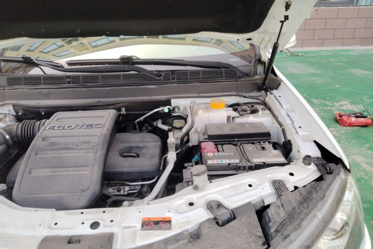 Used Chevrolet Captiva 2015 2.4L 4x4 Flagship Edition 7-Seater Engine Bay Left