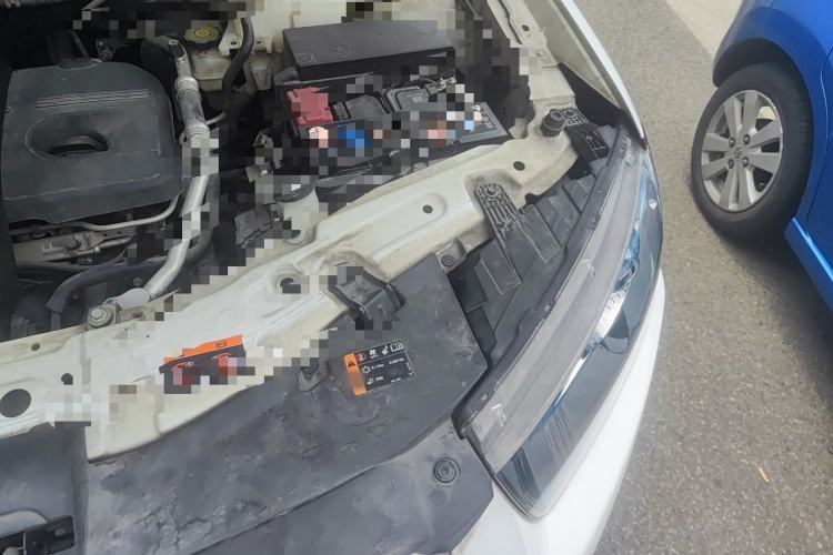 Used Chevrolet Captiva 2015 2.4L 4x4 Flagship Edition 7-Seater Engine Bay Left