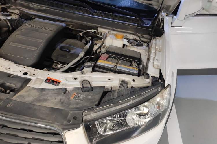Used Chevrolet Captiva 2015 2.4L 4x4 Flagship Edition 7-Seater Engine Bay Left