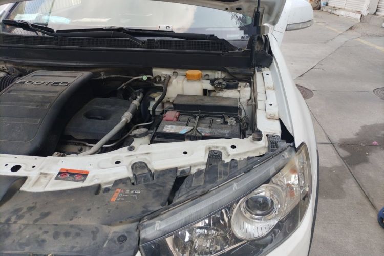 Used Chevrolet Captiva 2015 2.4L 4x4 Flagship Edition 7-Seater Engine Bay Left