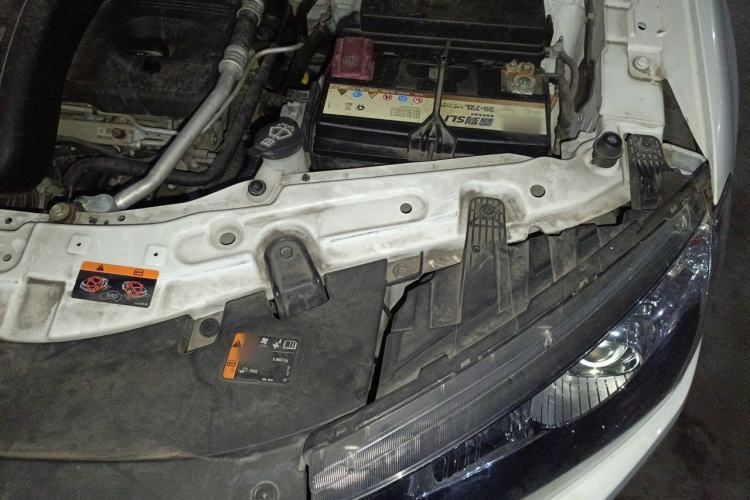 Used Chevrolet Captiva 2015 2.4L 4x4 Flagship Edition 7-Seater Engine Bay Left