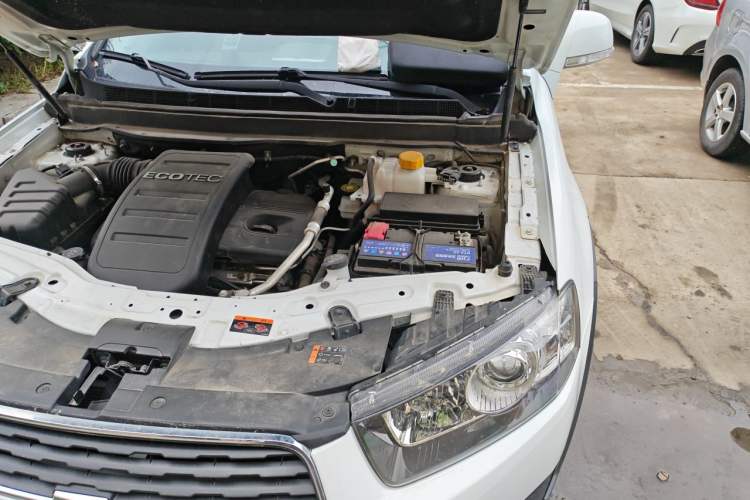 Used Chevrolet Captiva 2015 2.4L 4x4 Flagship Edition 7-Seater Engine Bay Left