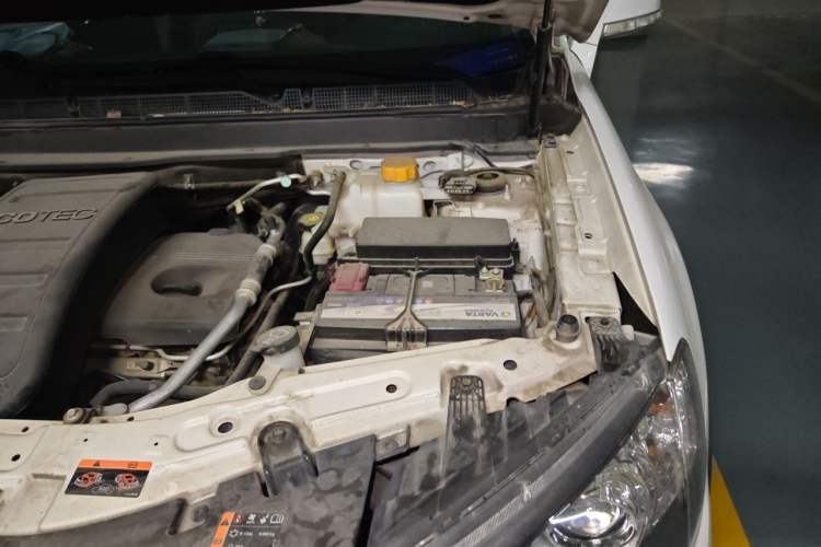 Used Chevrolet Captiva 2015 2.4L 4x4 Flagship Edition 7-Seater Engine Bay Left