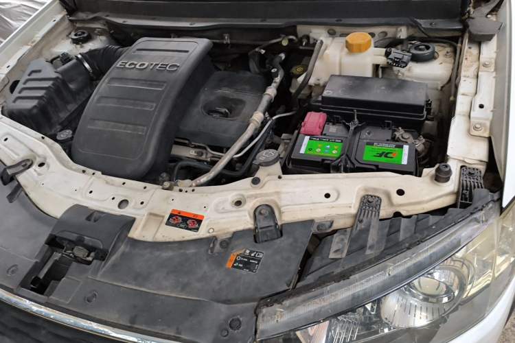 Used Chevrolet Captiva 2015 2.4L 4x4 Flagship Edition 7-Seater Engine Bay Left