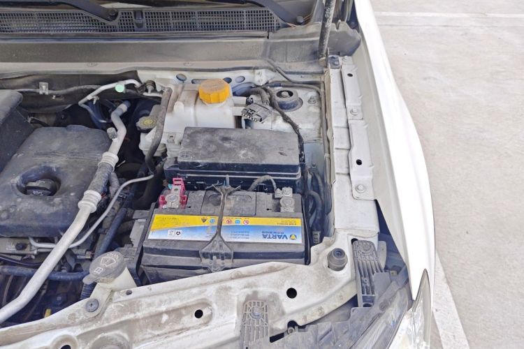 Used Chevrolet Captiva 2015 2.4L 4x4 Flagship Edition 7-Seater Engine Bay Left
