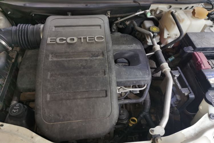 Used Chevrolet Captiva 2015 2.4L 4x4 Flagship Edition 7-Seater Engine Bay