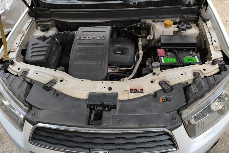 Used Chevrolet Captiva 2015 2.4L 4x4 Flagship Edition 7-Seater Engine Bay
