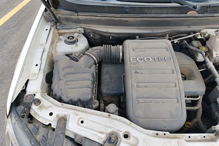 Used Chevrolet Captiva 2015 2.4L Two-Wheel Drive Urban Version 7 Seats Engine Bay Right