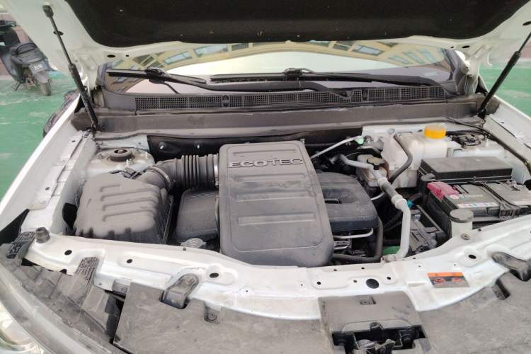 Used Chevrolet Captiva 2015 2.4L 4x4 Flagship Edition 7-Seater Engine Bay Right