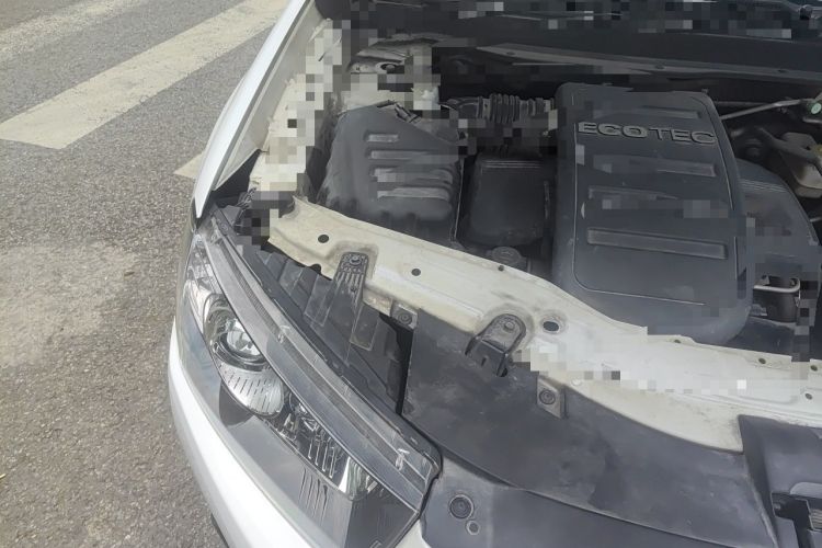 Used Chevrolet Captiva 2015 2.4L 4x4 Flagship Edition 7-Seater Engine Bay Right
