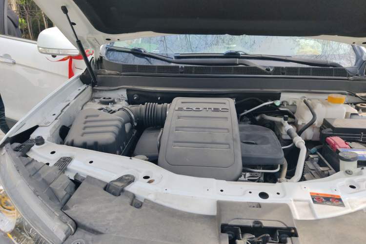 Used Chevrolet Captiva 2015 2.4L 4x4 Flagship Edition 7-Seater Engine Bay Right