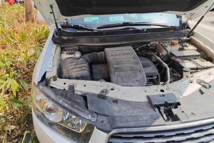 Used Chevrolet Captiva 2015 2.4L Two-Wheel Drive Urban Version 5 Seats Engine Bay Right