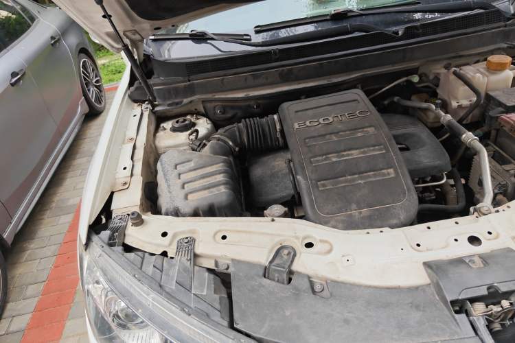 Used Chevrolet Captiva 2015 2.4L 4x4 Flagship Edition 7-Seater Engine Bay Right