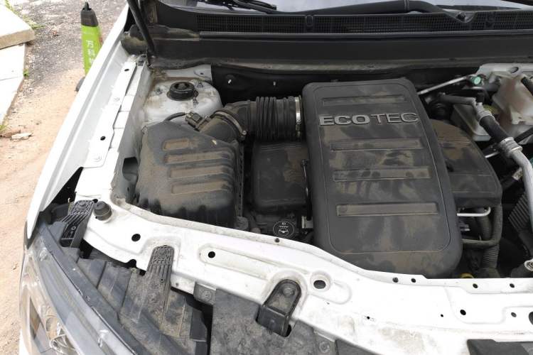 Used Chevrolet Captiva 2015 2.4L Two-Wheel Drive Urban Version 5 Seats Engine Bay Right