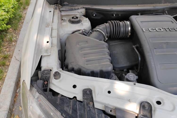 Used Chevrolet Captiva 2015 2.4L 4x4 Flagship Edition 7-Seater Engine Bay Right