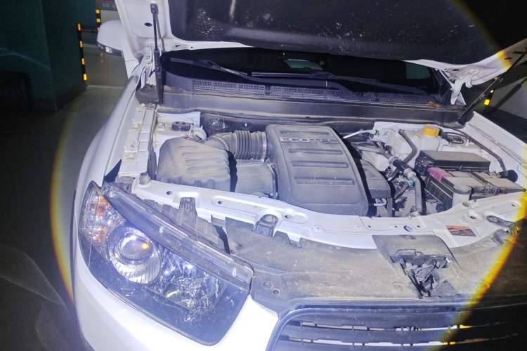 Used Chevrolet Captiva 2015 2.4L 4x4 Flagship Edition 7-Seater Engine Bay Right