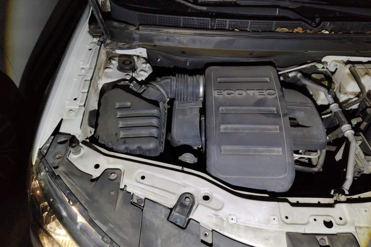 Used Chevrolet Captiva 2015 2.4L 4x4 Flagship Edition 7-Seater Engine Bay Right