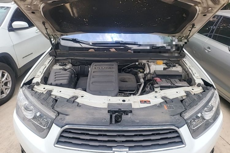Used Chevrolet Captiva 2015 2.4L 4x4 Flagship Edition 7-Seater Engine Bay