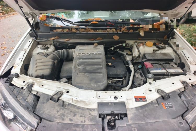 Used Chevrolet Captiva 2015 2.4L 4x4 Flagship Edition 7-Seater Engine Bay