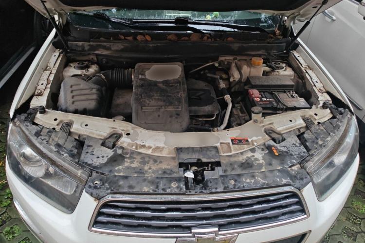 Used Chevrolet Captiva 2015 2.4L 4x4 Flagship Edition 7-Seater Engine Bay