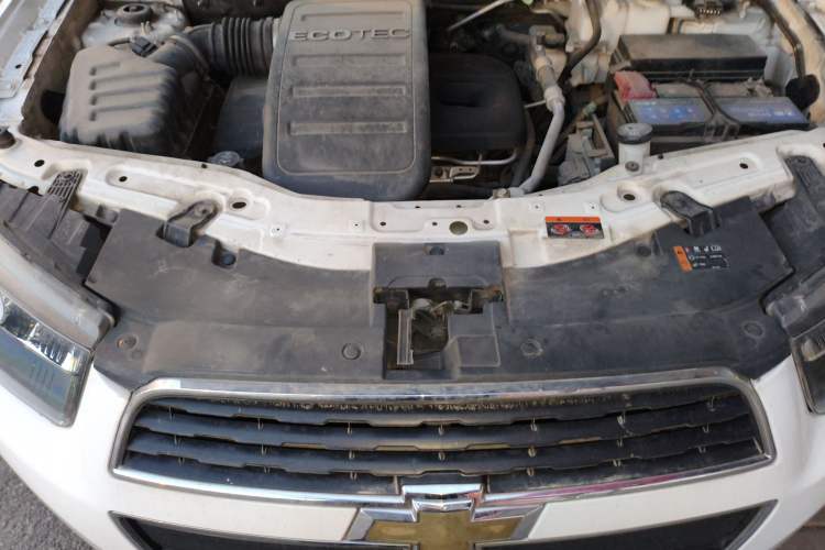 Used Chevrolet Captiva 2015 2.4L 4x4 Flagship Edition 7-Seater Engine Bay