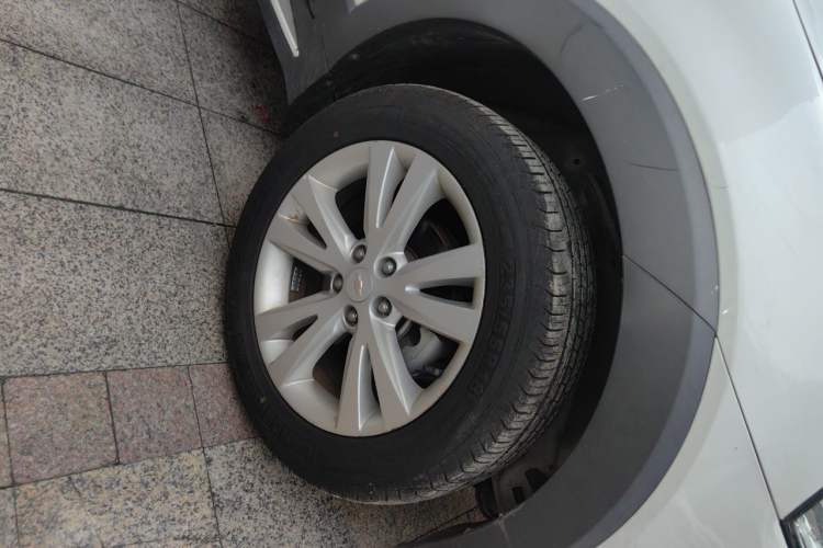 Used Chevrolet Captiva 2015 2.4L 4x4 Flagship Edition 7-Seater Exterior 1