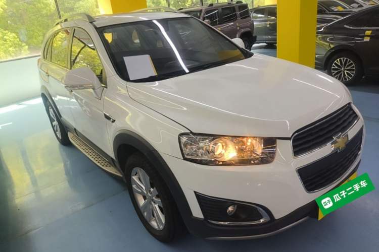 Used Chevrolet Captiva 2015 2.4L 4x4 Flagship Edition 7-Seater Exterior 1