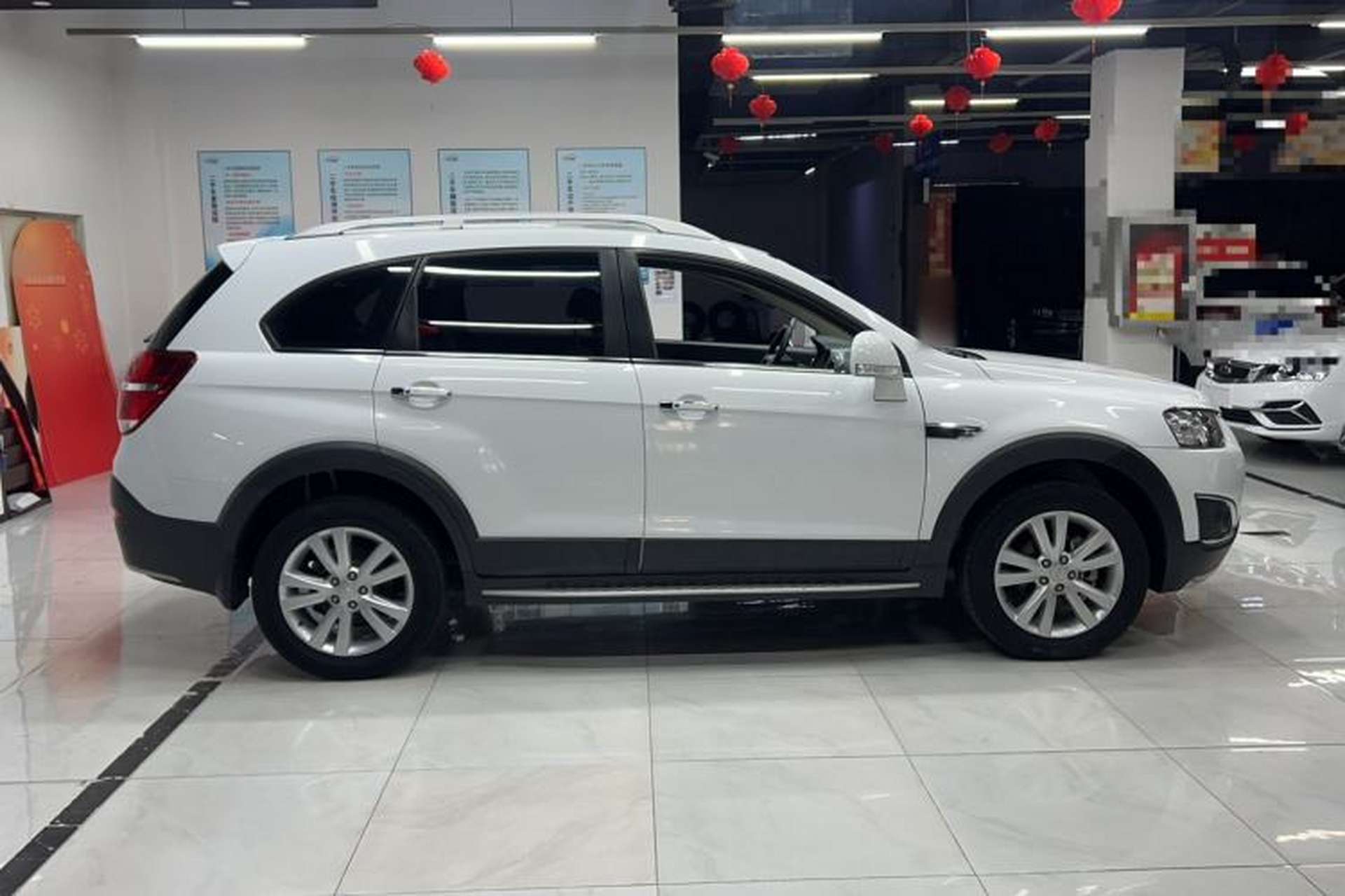 Used Chevrolet Captiva 2015 2.4L 4x4 Flagship Edition 7-Seater Exterior 1