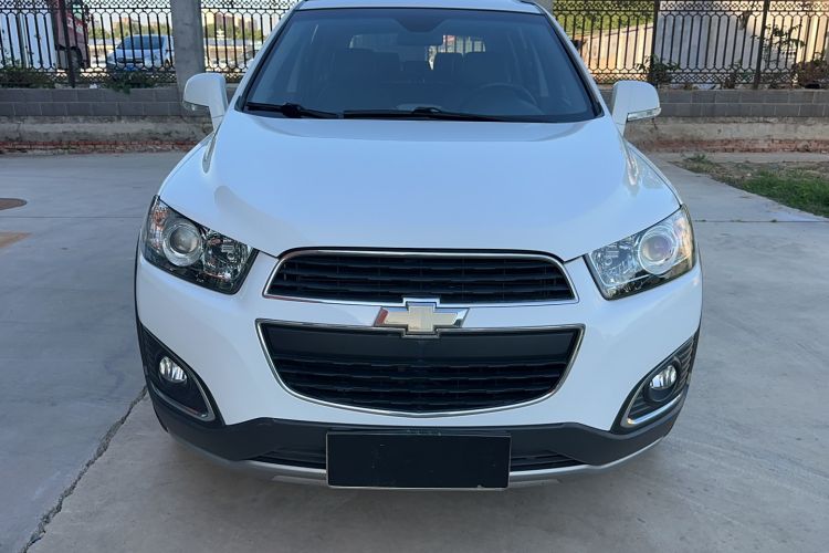 Used Chevrolet Captiva 2015 2.4L 4x4 Flagship Edition 7-Seater Exterior 1