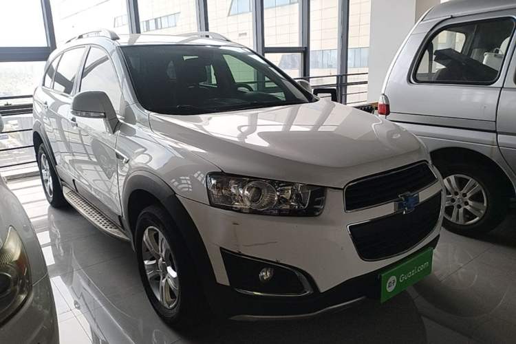Used Chevrolet Captiva 2015 2.4L Two-Wheel Drive Urban Version 7 Seats Exterior 1