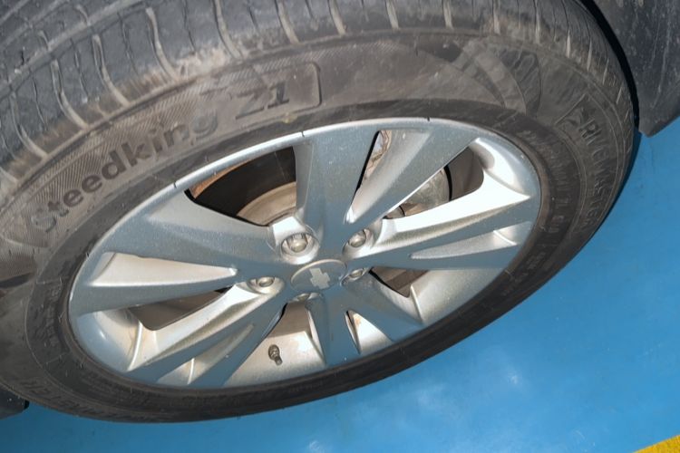 Used Chevrolet Captiva 2015 2.4L 4x4 Flagship Edition 7-Seater Exterior 1