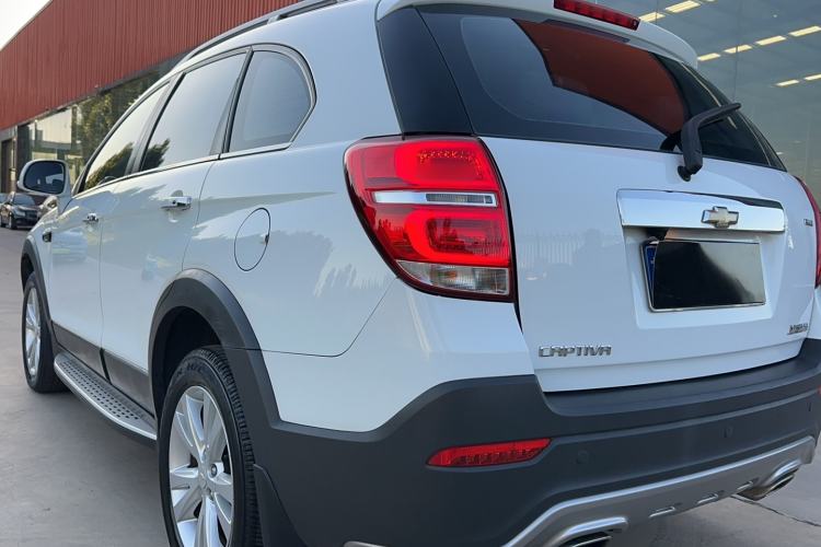 Used Chevrolet Captiva 2015 2.4L 4x4 Flagship Edition 7-Seater Exterior 15