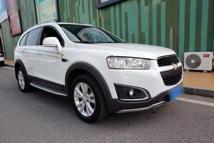Used Chevrolet Captiva 2015 2.4L 4x4 Flagship Edition 7-Seater Exterior 2