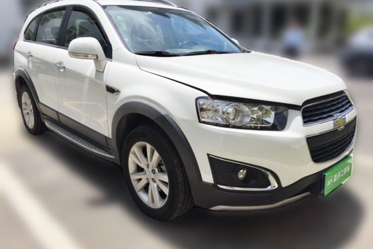 Used Chevrolet Captiva 2015 2.4L 4x4 Flagship Edition 7-Seater Exterior 2
