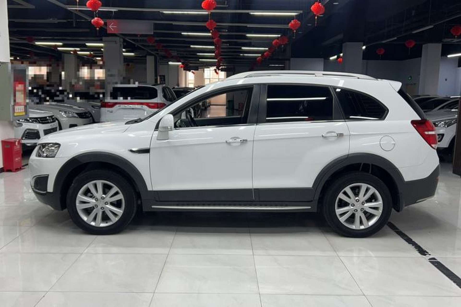 Used Chevrolet Captiva 2015 2.4L 4x4 Flagship Edition 7-Seater Exterior 2