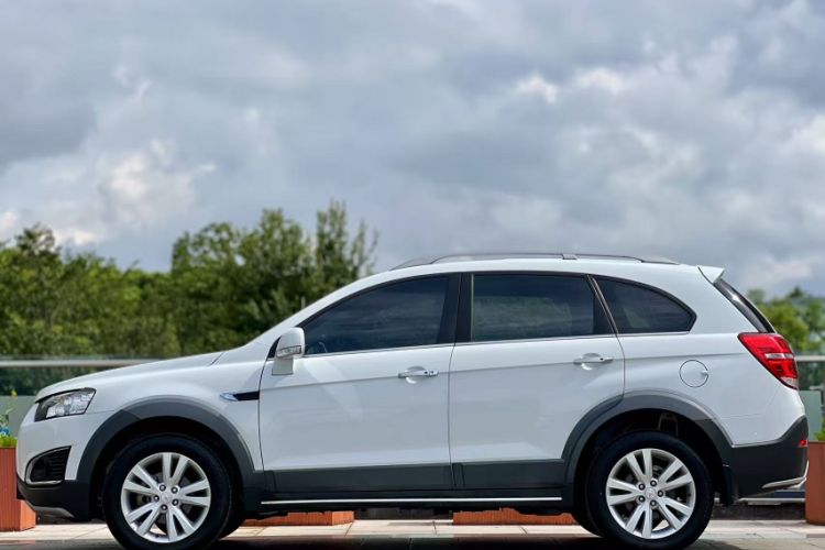 Used Chevrolet Captiva 2015 2.4L 4x4 Flagship Edition 7-Seater Exterior 2