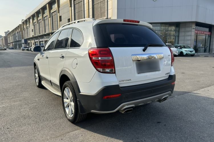 Used Chevrolet Captiva 2015 2.4L 4x4 Flagship Edition 7-Seater Exterior 2