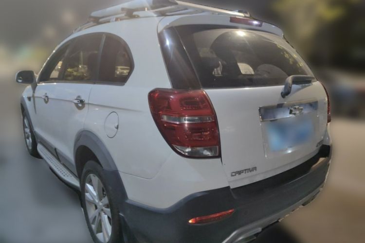 Used Chevrolet Captiva 2015 2.4L 4x4 Flagship Edition 7-Seater Exterior 3